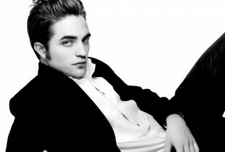   (Robert Pattinson)