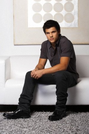 Taylor Lautner /  