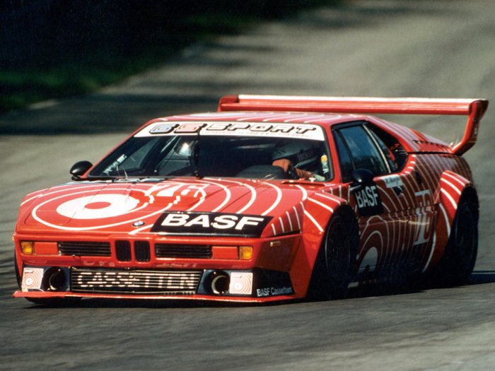  : BMW M1 1981      7329 .