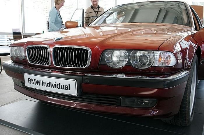 BMW 7-Series Long E38    