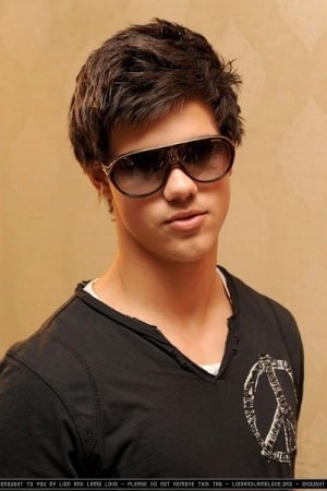 Taylor Lautner /  