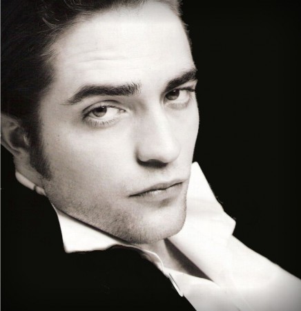   (Robert Pattinson)