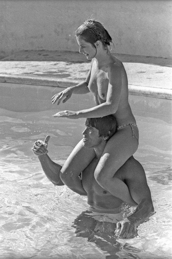 Arnold Schwarzenegger & Nastassja Kinski by Michael Ochs '1976