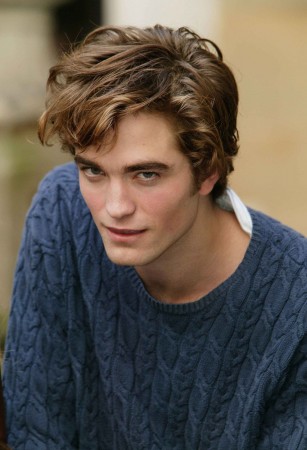   (Robert Pattinson)