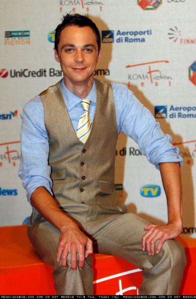   (Jim Parsons)