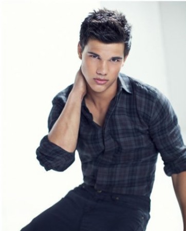 Taylor Lautner /  