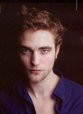   (Robert Pattinson)