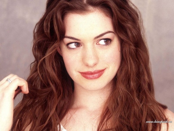   (Anne Hathaway)