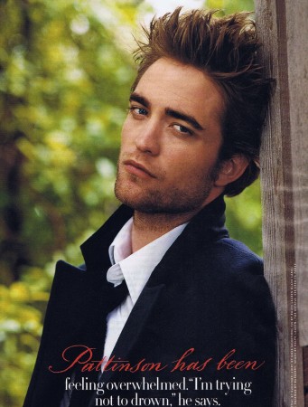   (Robert Pattinson)