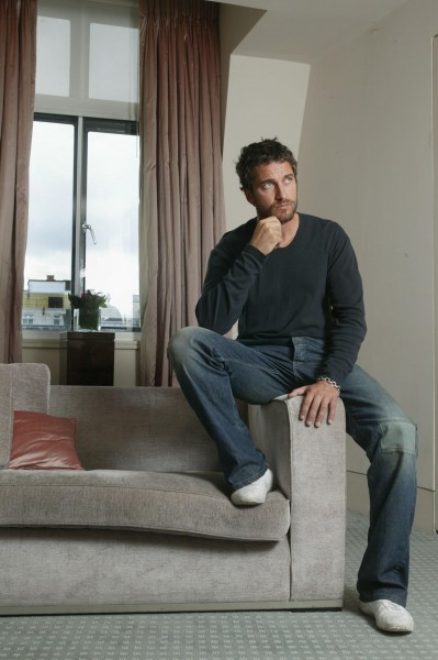   (Gerard Butler)