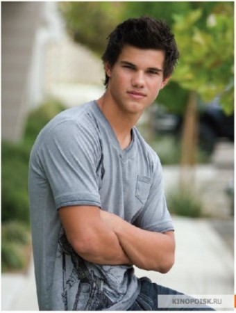 Taylor Lautner /  