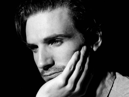    (Ralph Fiennes)