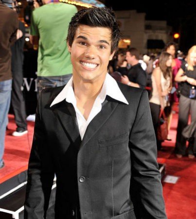 Taylor Lautner /  