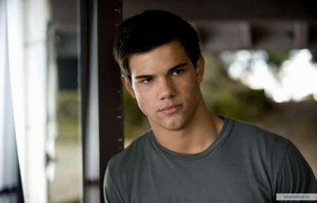 Taylor Lautner /  