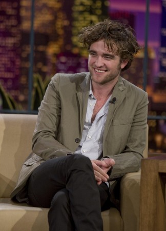   (Robert Pattinson)