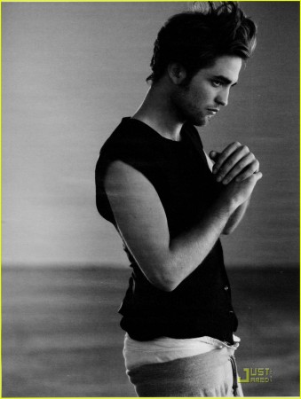   (Robert Pattinson)