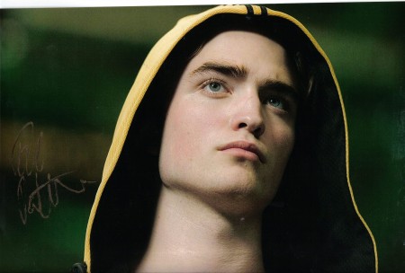   (Robert Pattinson)