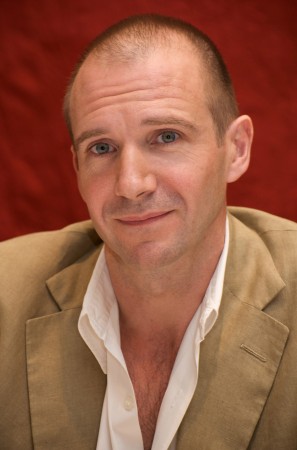    (Ralph Fiennes)