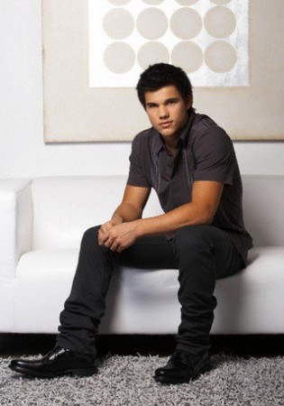 Taylor Lautner /  