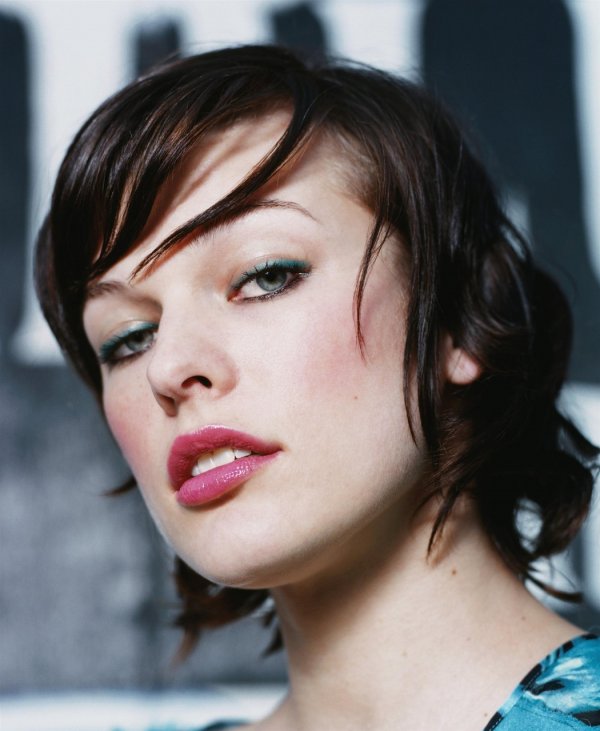   (Milla Jovovich)