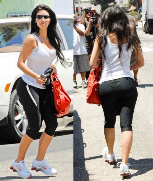  Kim Kardashian )