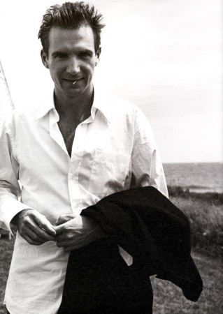    (Ralph Fiennes)