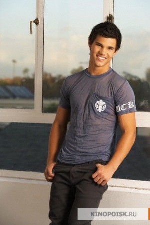 Taylor Lautner /  